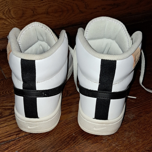 Nike Mens Court Royale 2 Mid Sneakers in White and Black - Picture 4 of 8